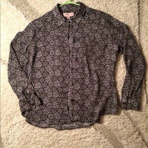 Soft geometric shirt